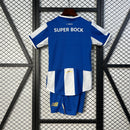 Conjunto infantil principal azul e branco 2025/26